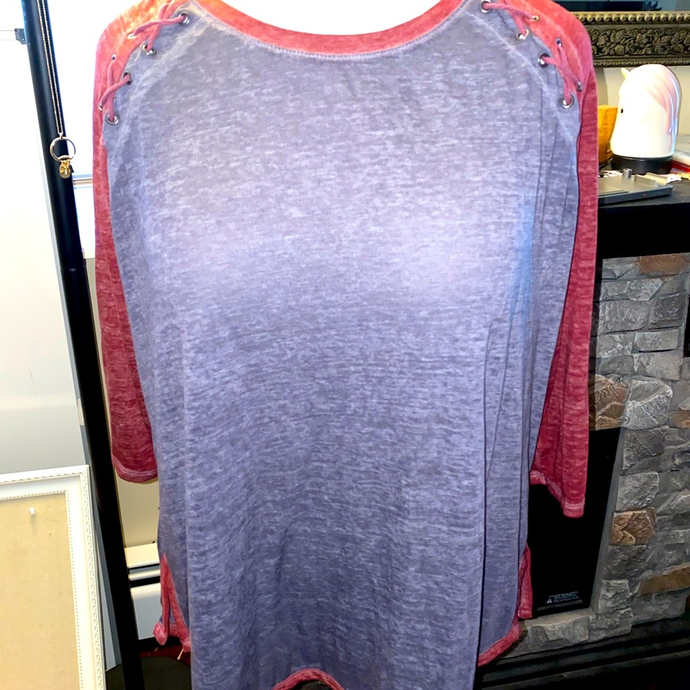 Maurices size 1 NWOT baseball T so cute 🥰